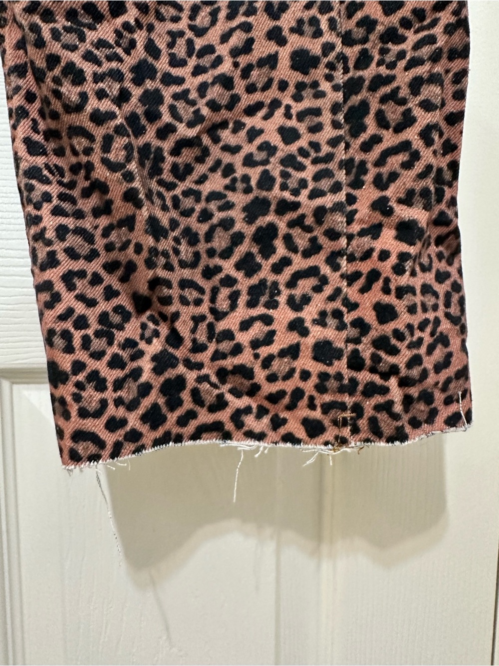 Leopard Print Wide Leg Denim Pants - Picture 3 of 9